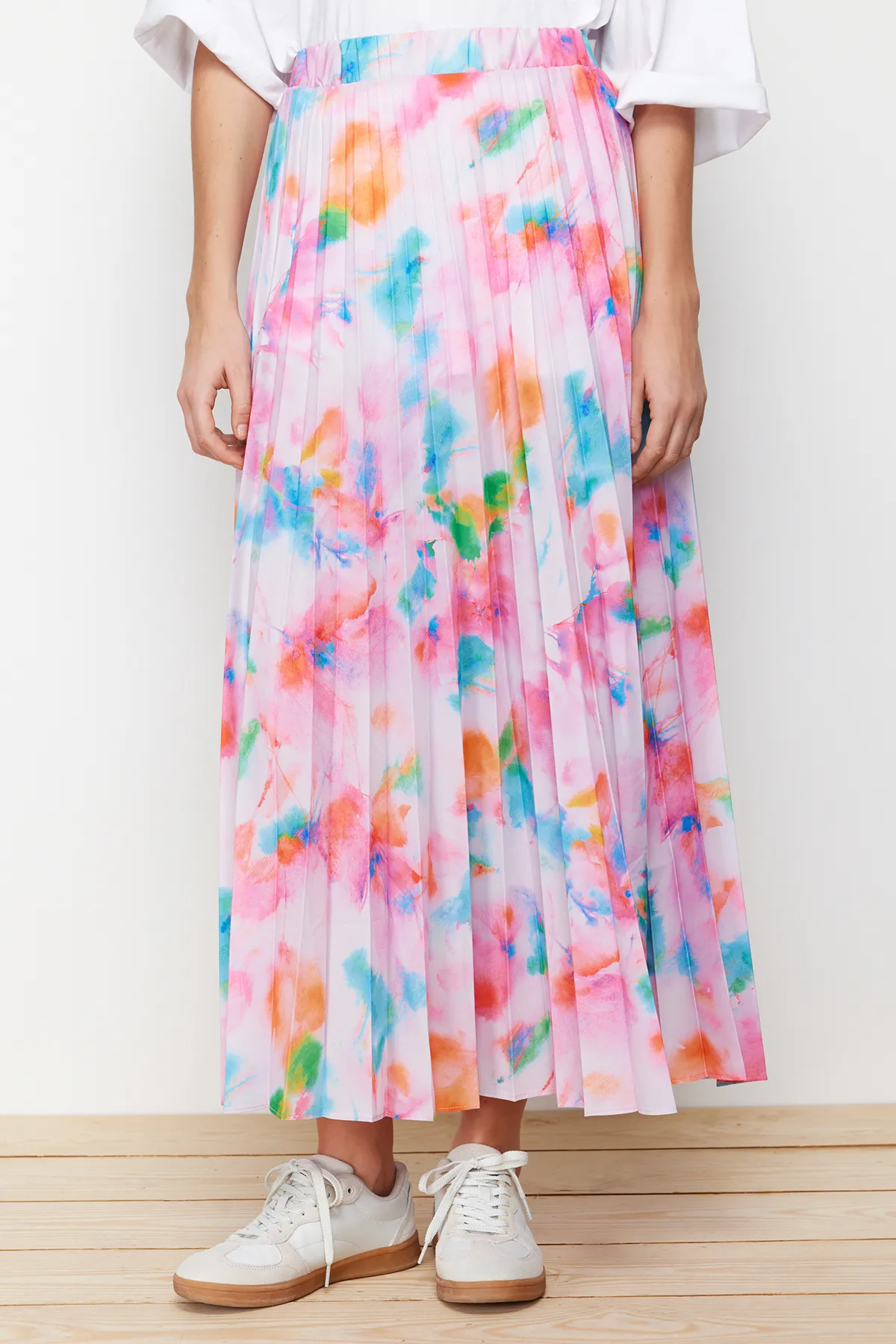 Trendyol Modest  Lilafarbener gewebter Plisseerock mit Blumenmuster und elastischer Taille TCTSS23EE00018