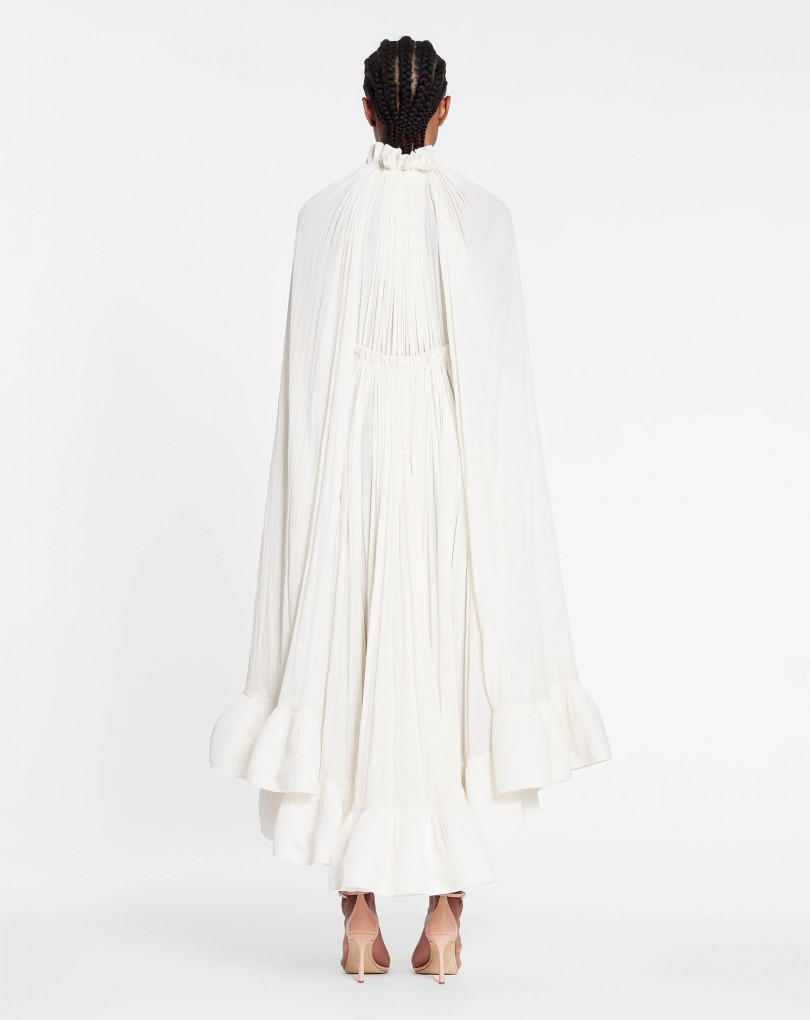 ROBE LONGUE À VOLANTS EN CHARMEUSE