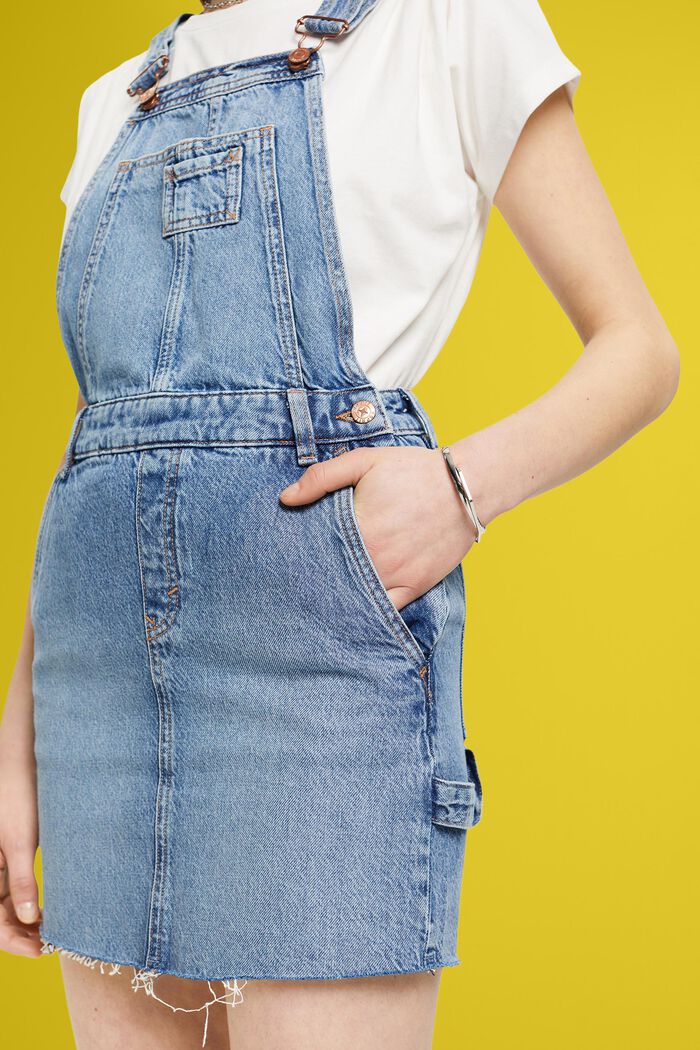Mini-Latzkleid aus Denim