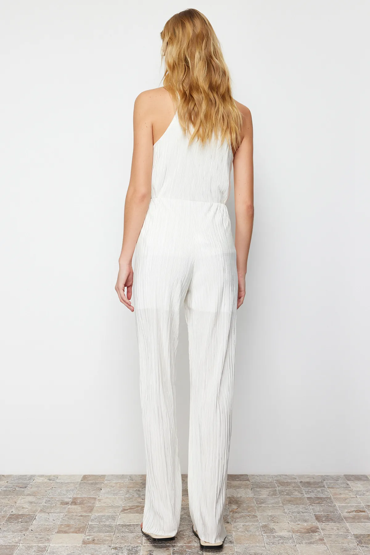 Trendyol Collection  Weiße Stretch-Strickhose mit Bügelfaltenfutter TWOSS24PL00033