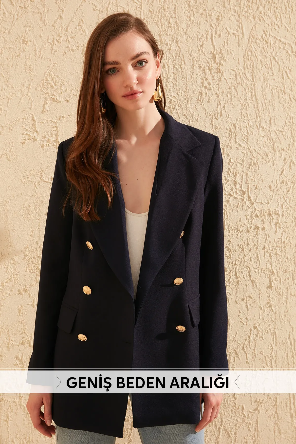 Trendyol Collection  Marineblauer, übergroßer, gefütterter, zweireihiger Blazer aus Webstoff mit Verschluss TWOSS20CE0024