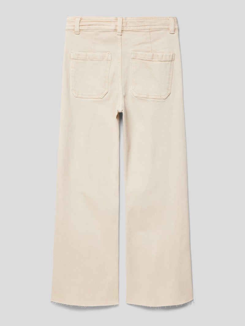 Jeans mit Gesäßtaschen in sand
