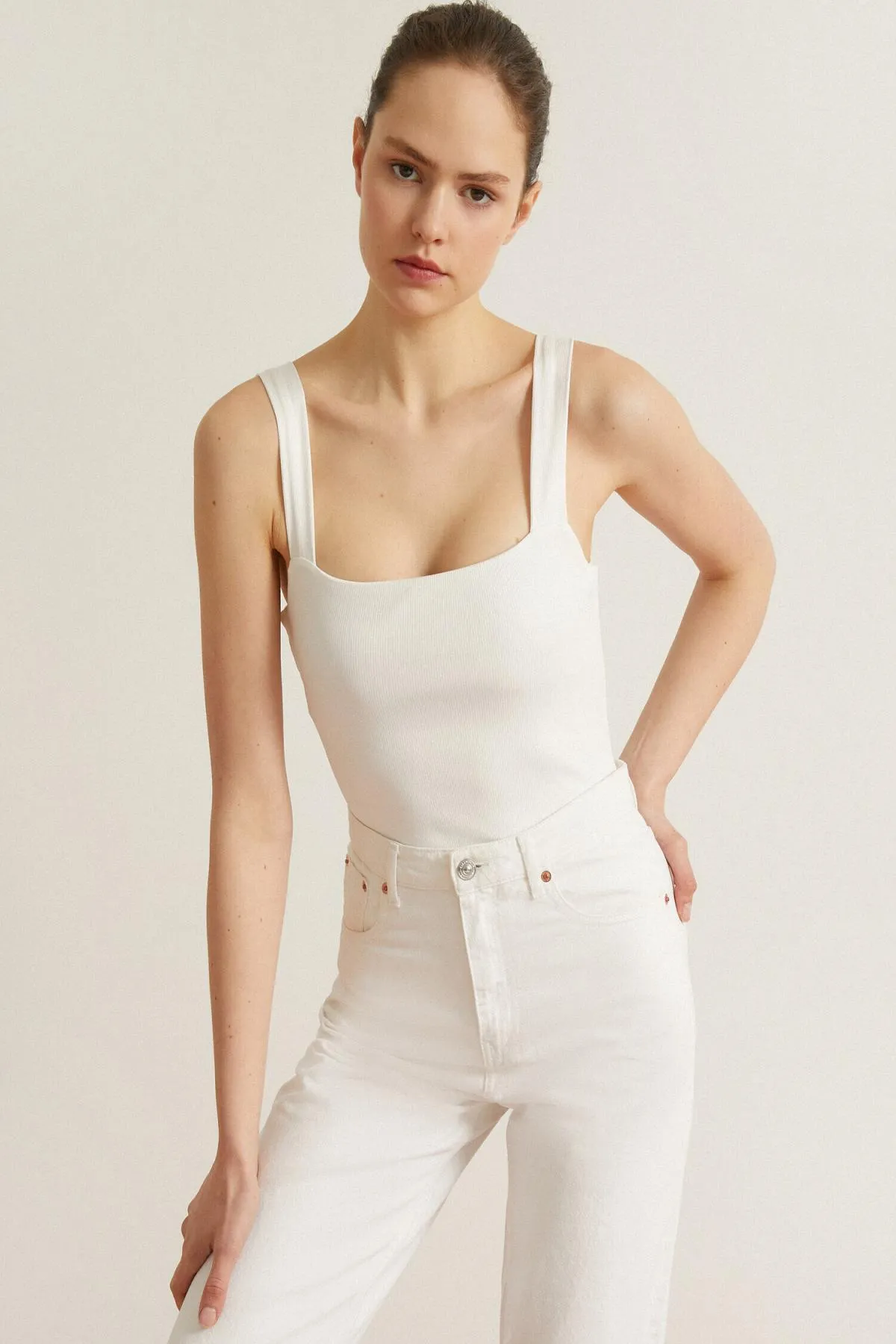 Koton  Weißes Tanktop für Damen 1YAK66450IK