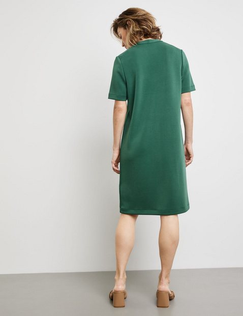 Fließendes Kleid