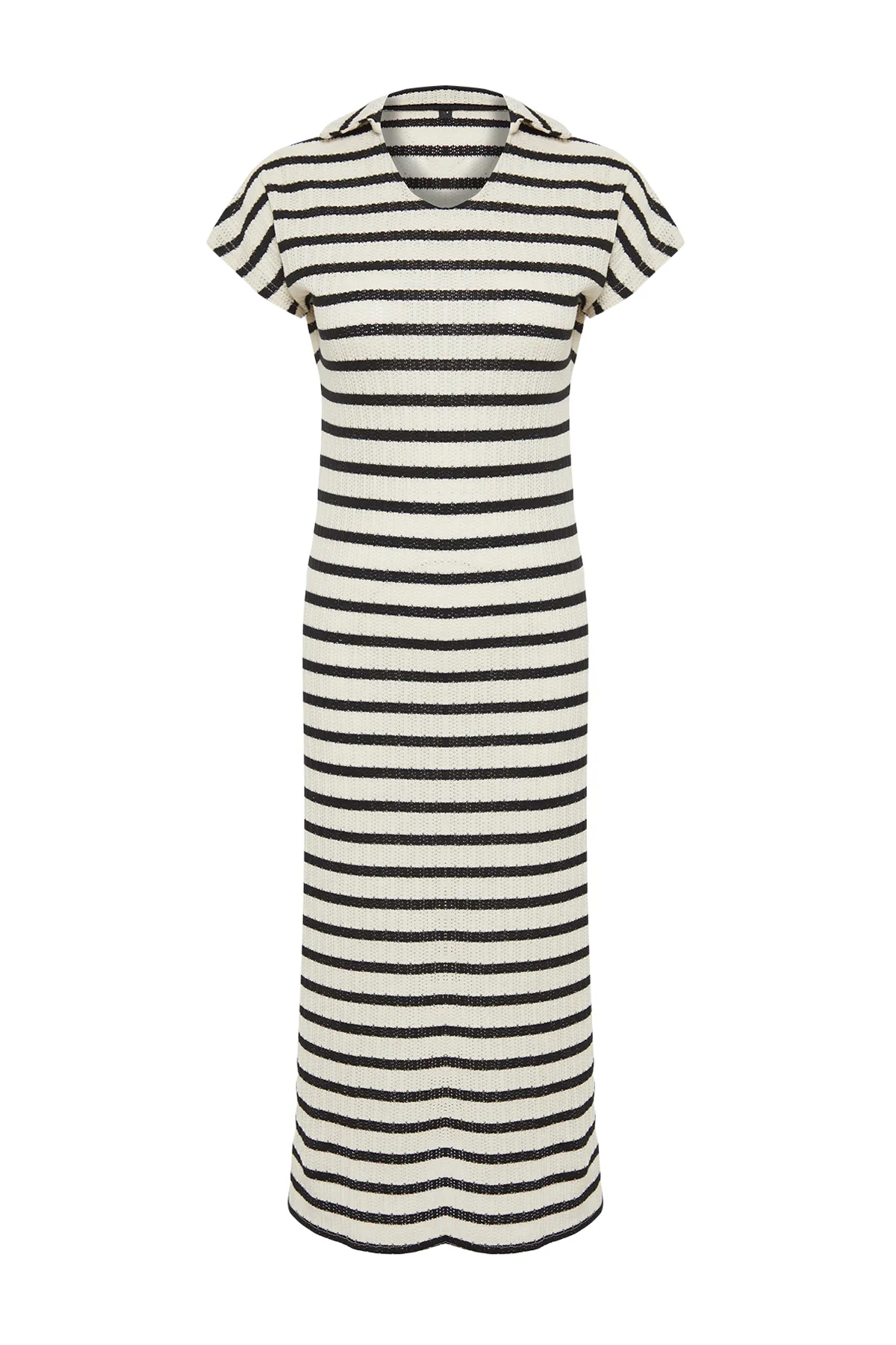 Trendyol Collection  Weiß gestreiftes Maxi-Poloshirt im Stricklook TWOSS24EL00204