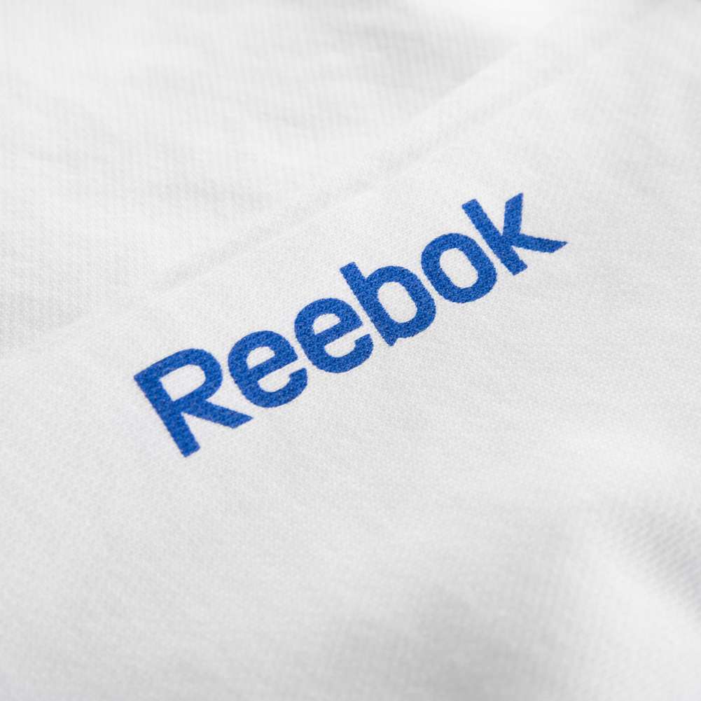 Reebok Essentials Linear Damen Trainings Shorts FJ2731