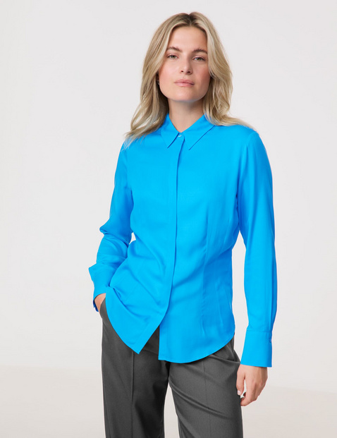 Fein schimmernde Hemdbluse