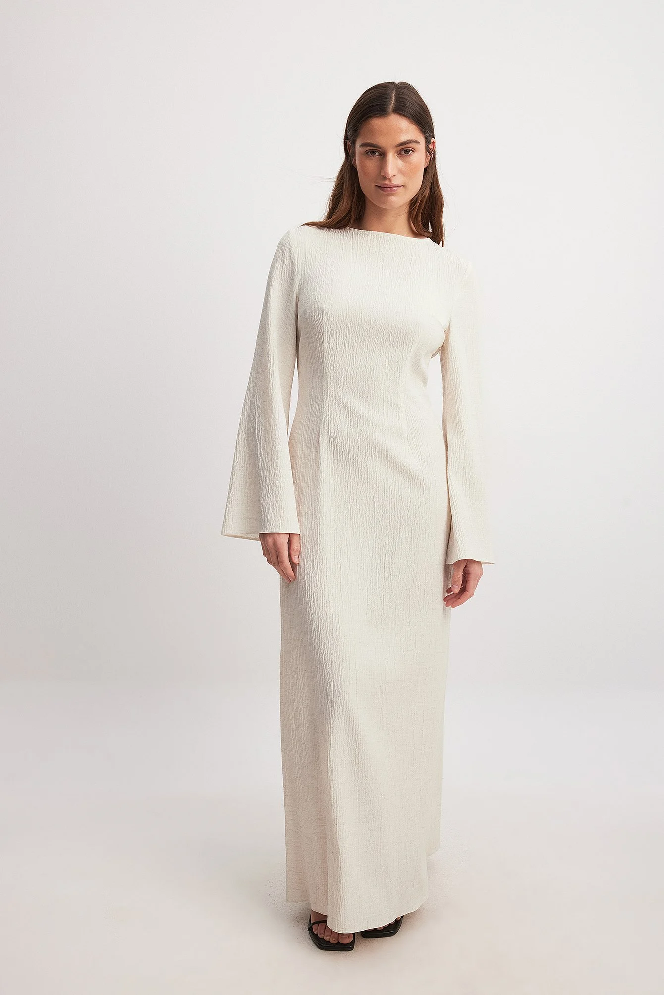 Strukturiertes Mélange-Kleid mit offenem Rücken
