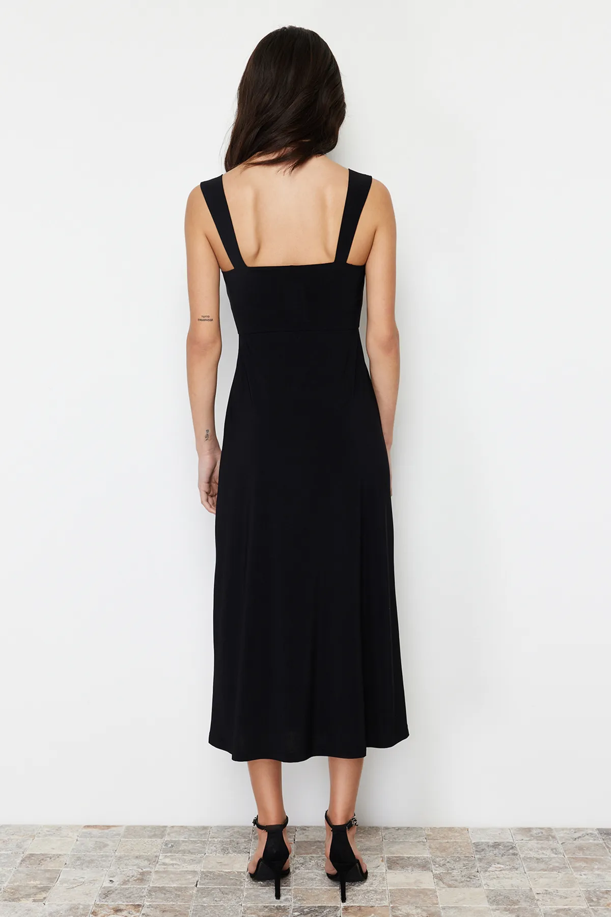 Trendyol Collection  Schwarz Gerade TWOSS24EL00412