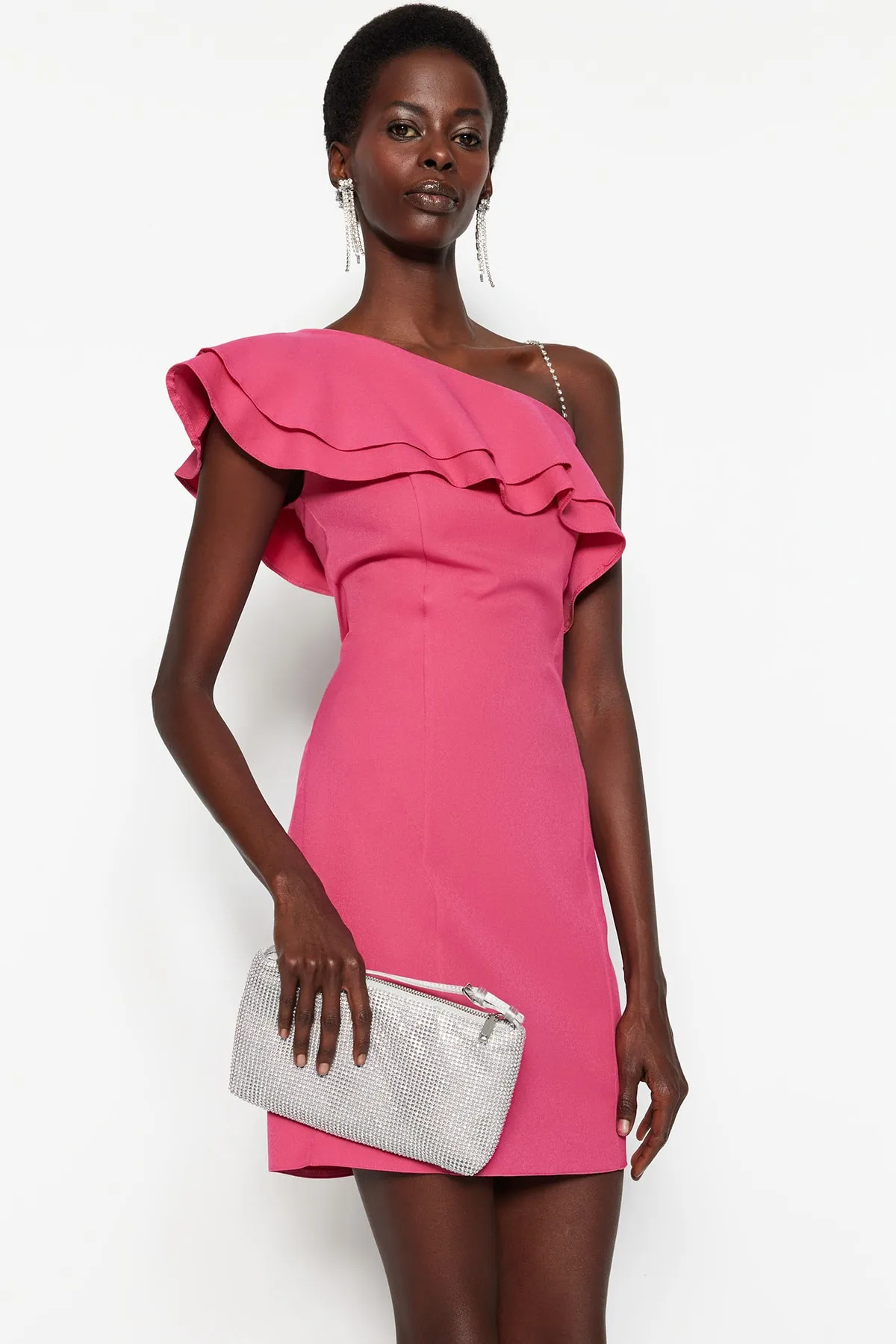 Trendyol Collection  Abendkleid mit gewebtem Volant in Fuchsia TPRSS21EL2873