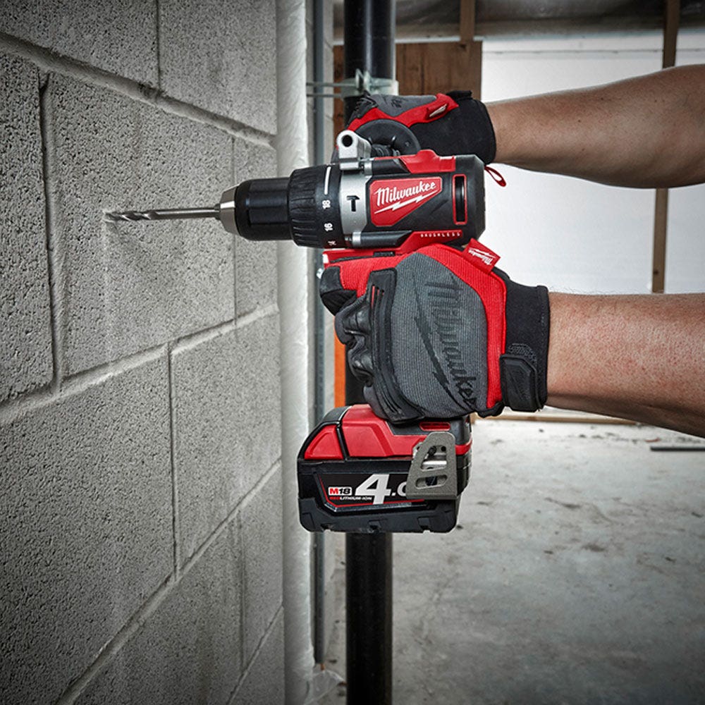 Parafusadeira de impacto MILWAUKEE 18 V sem escovas, 13 mm, M18BLPD2-0