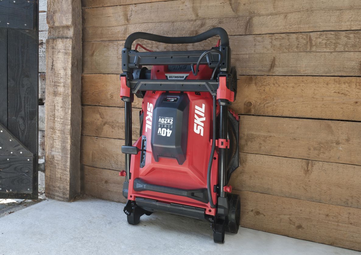 SKIL GM1E0140BA akkumulátoros fűnyíró 43 cm, 2x20V, szénkefe nélküli, 2x 4.0Ah akkumulátorral és töltővel