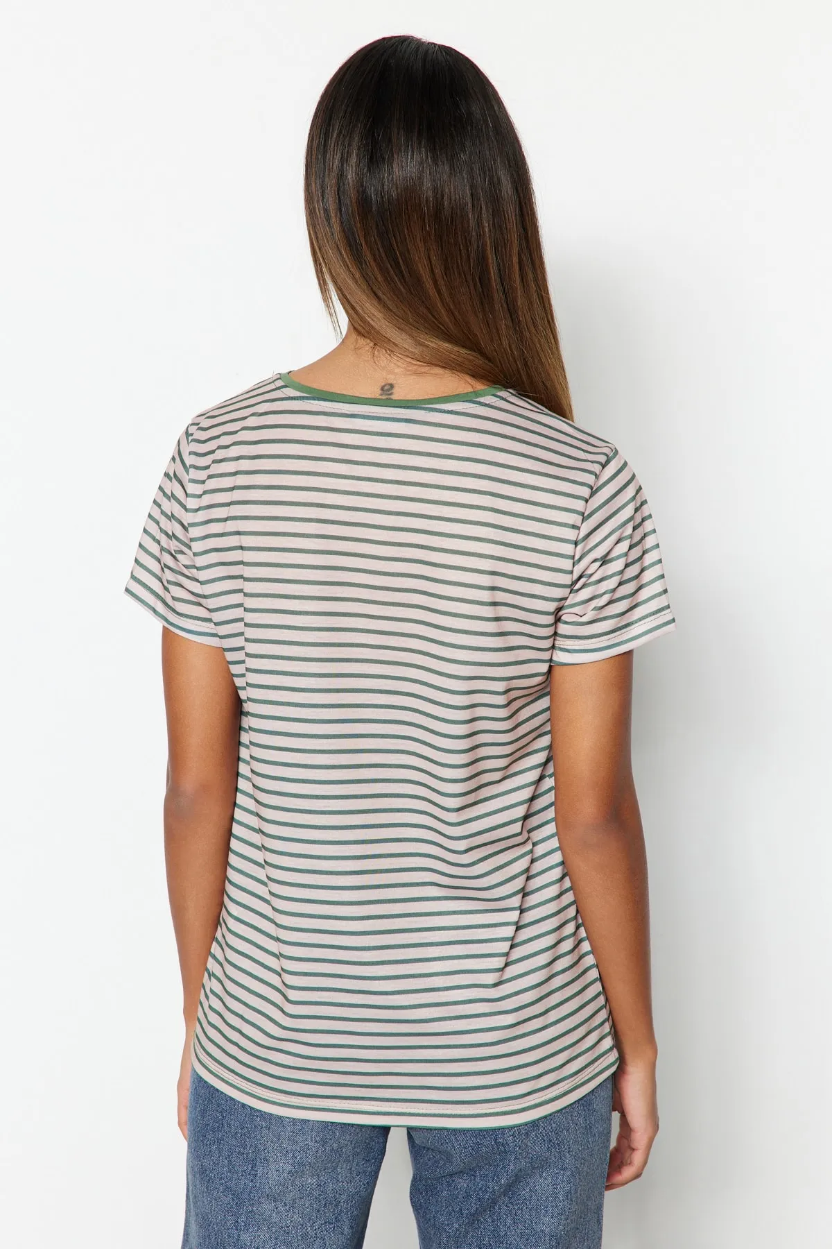 Trendyol Collection  Braun-Beige-Khaki gestreiftes 3er-Pack Basic-Strick-T-Shirt mit Rundhalsausschnitt TWOSS20TS0146