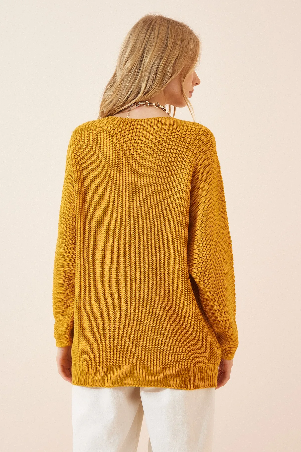 Happiness İstanbul  Senfgelbes Thessaloniki-Strick-Sweatshirt mit V-Ausschnitt für Damen in Übergröße ZA00059