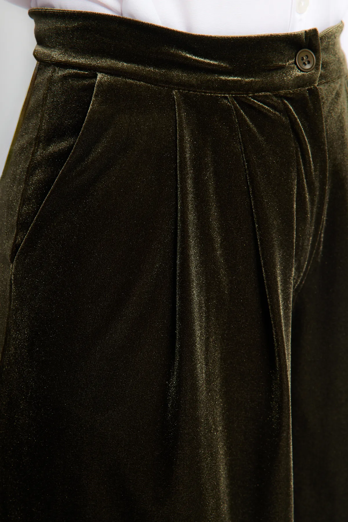 Trendyol Collection  Khakifarbene Cordhose in limitierter Auflage TPRAW23PL00018