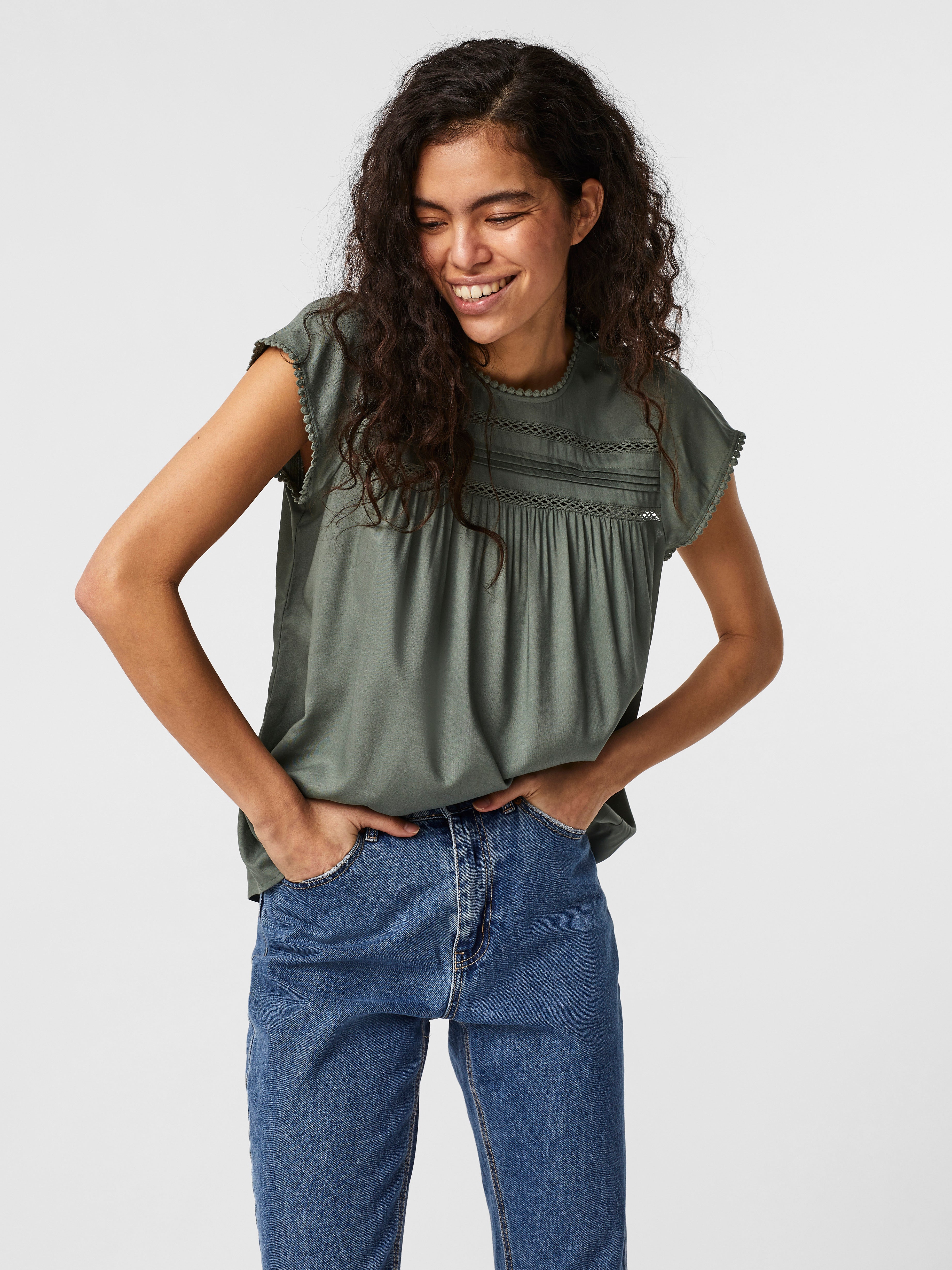 VMDEBBIE Top