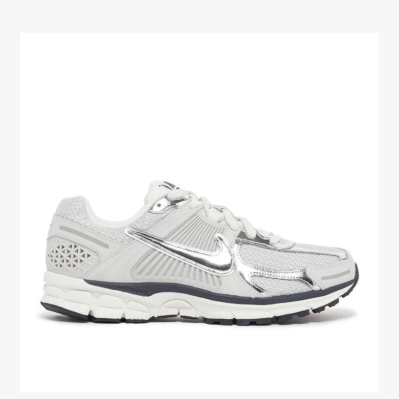 NIKE Wmns Zoom Vomero 5 