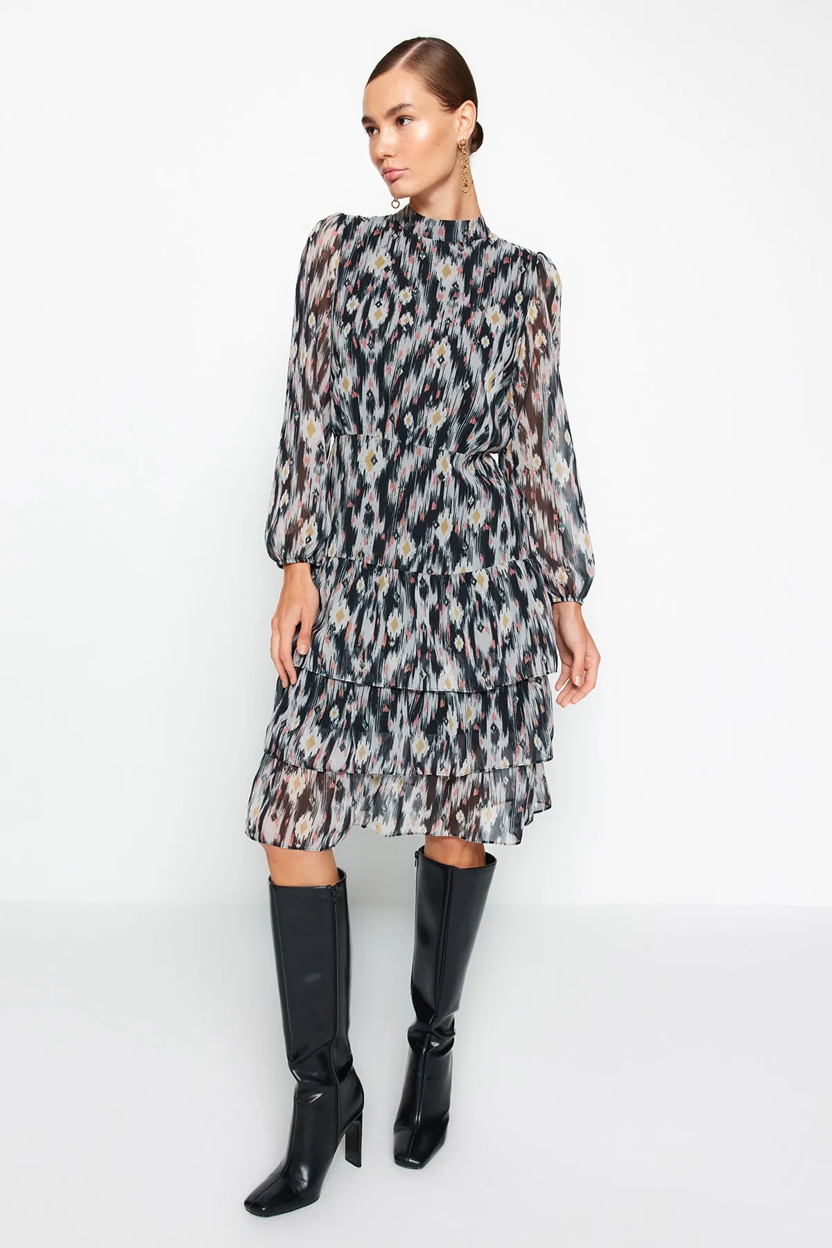 Trendyol Collection  Mehrfarbiges Volant-Webkleid TWOAW21EL0354