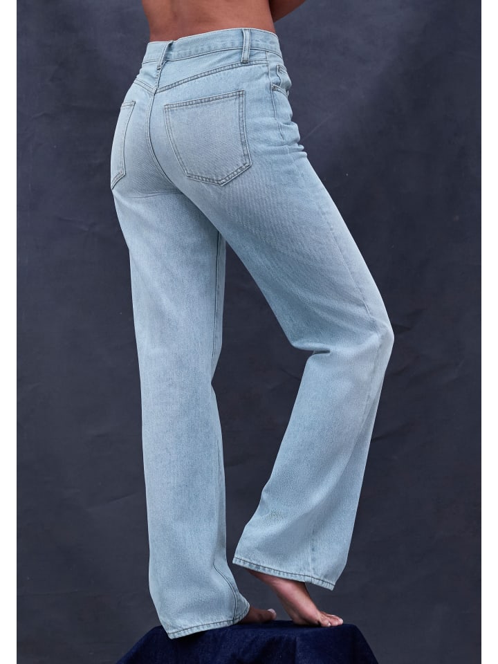 LASCANA Weite Jeans in light blue washed günstig kaufen