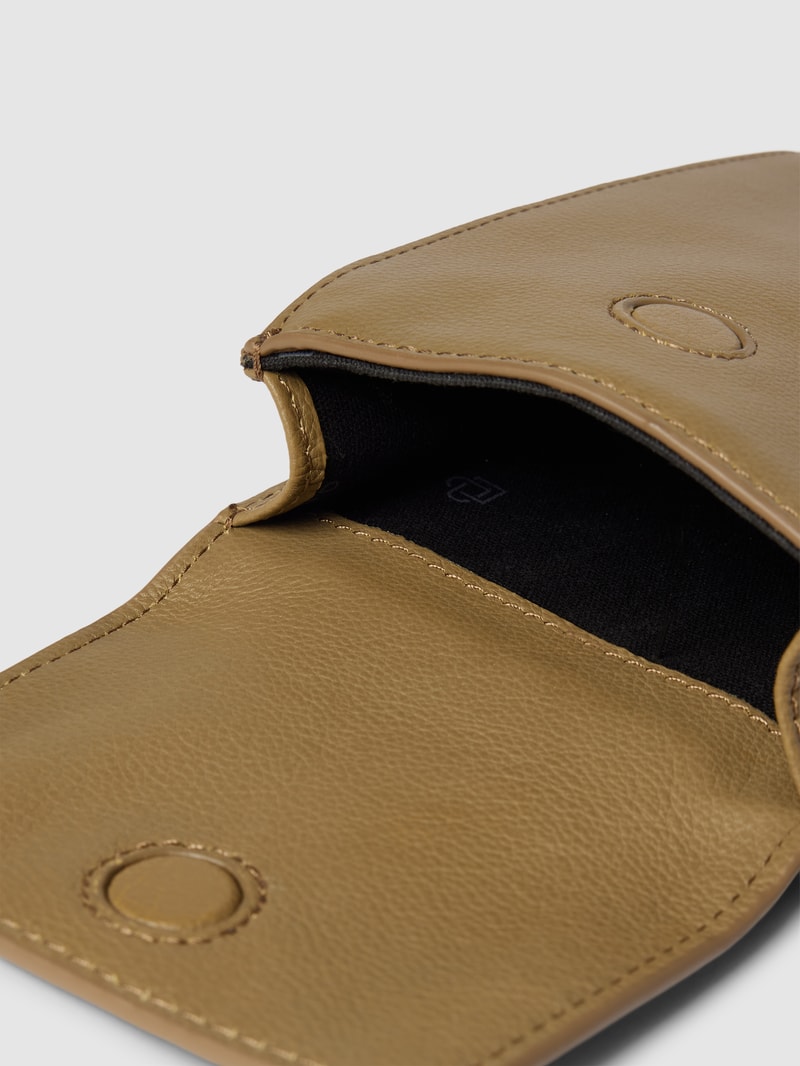 Handytasche aus Leder in schlamm
