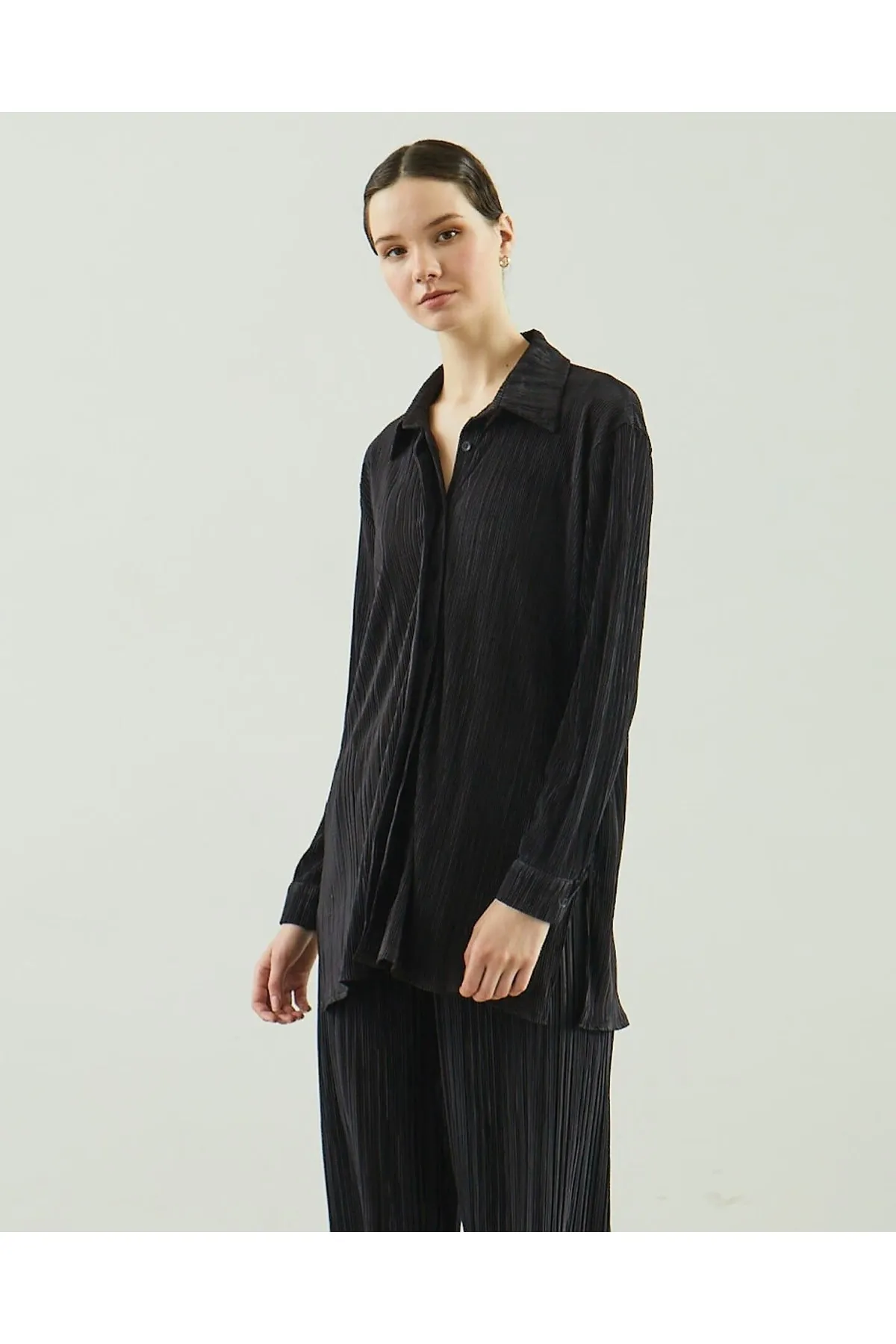 Juste Studio  Cordhemd-Hose Schwarzer Anzug