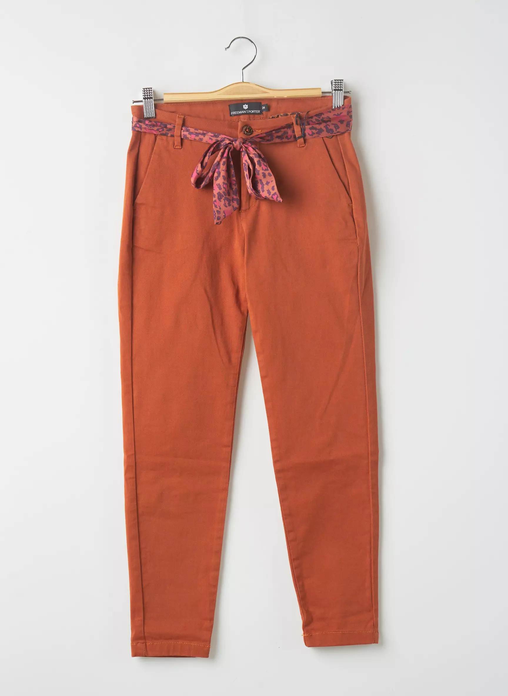Freeman T Porter Pantalons Chino Femme couleur orange