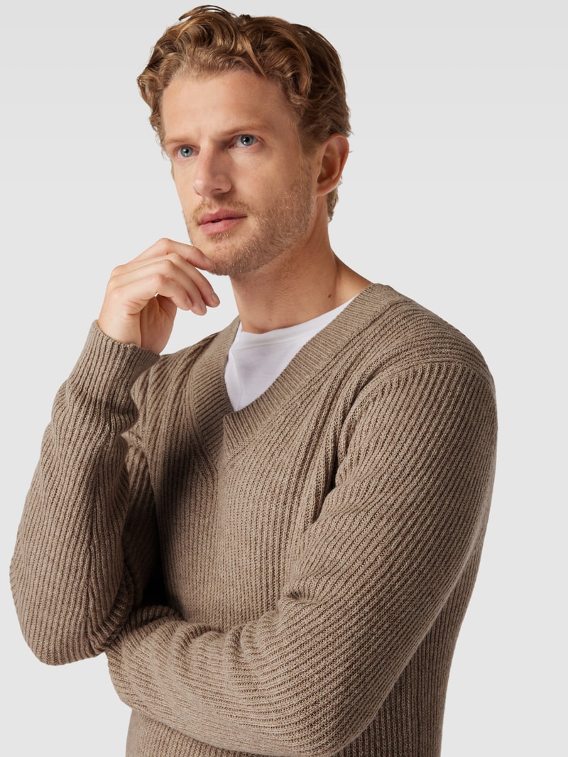 Strickpullover mit geripptem V-Ausschnitt Modell 'RONN' in beige