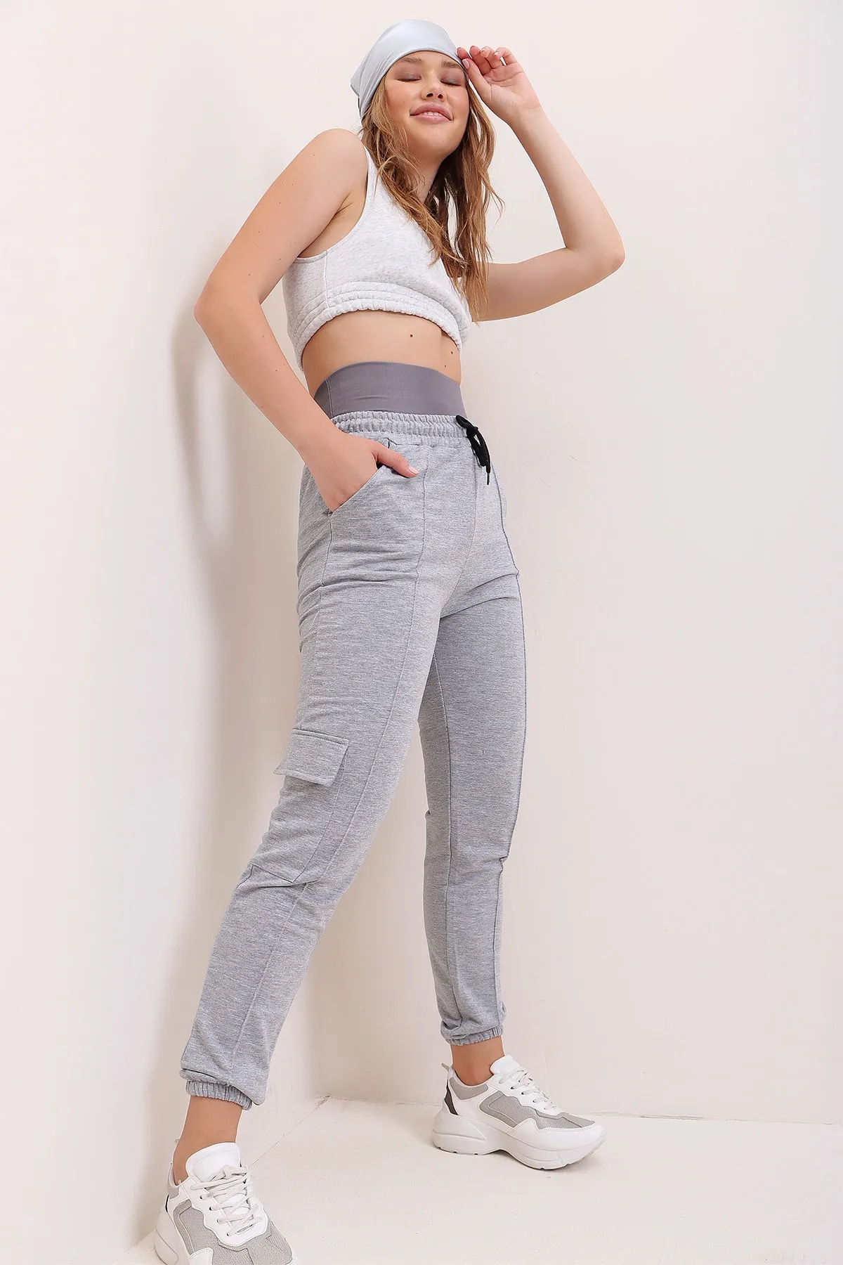 Trend Alaçatı Stili  Jogginghose - Grau - Slim