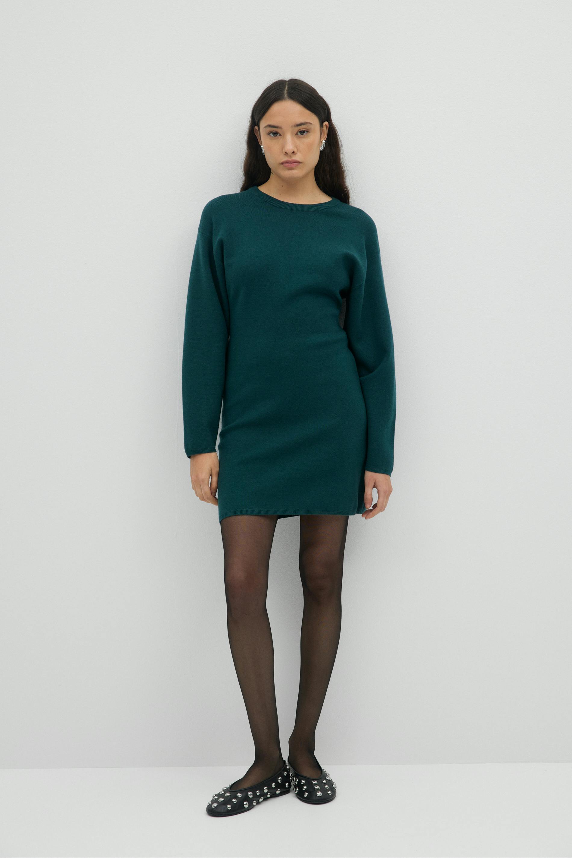Short knitted dress