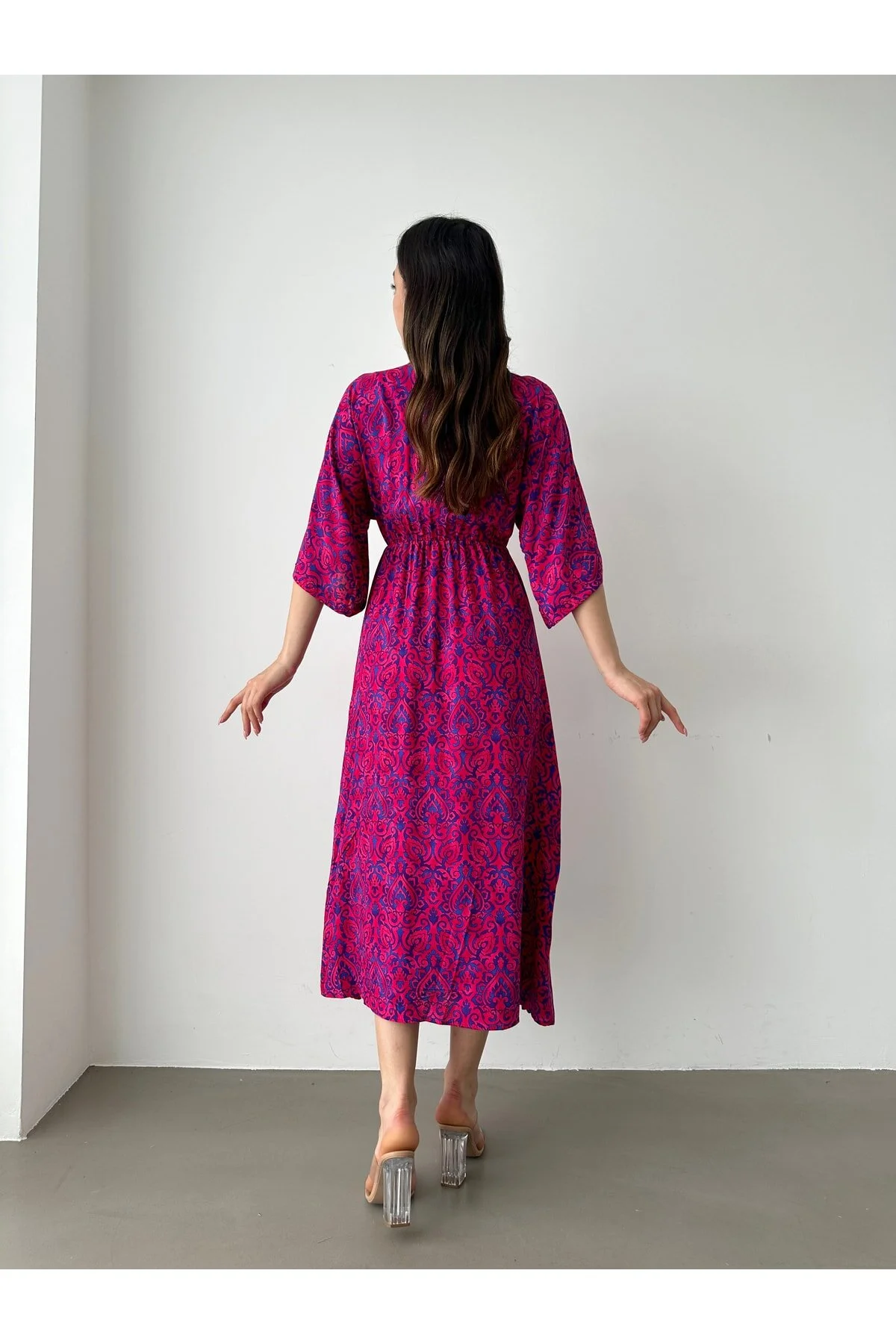 BEJNA  Fuchsiafarbenes, zweireihiges, langes Sommerkleid mit Kragen und Schlitz für Damen