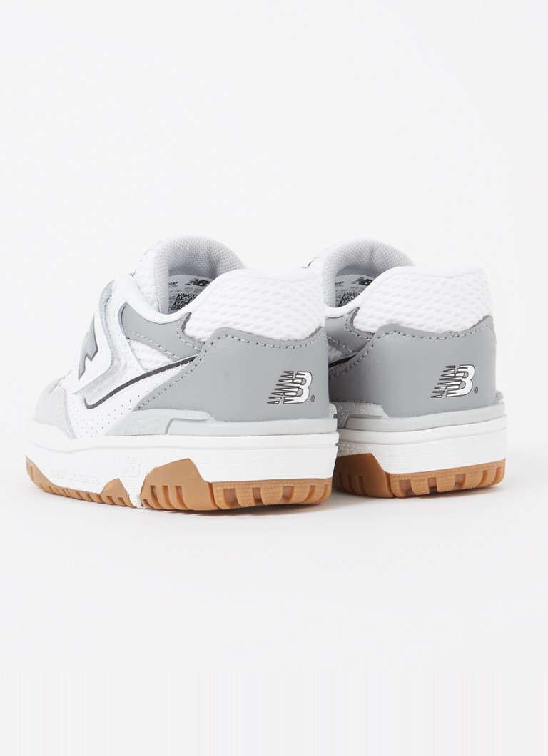 New Balance 550 -lenkkarit mokkanahkaisilla yksityiskohdilla