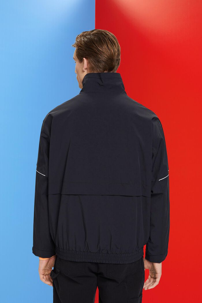 Windbreaker im Oversize-Look