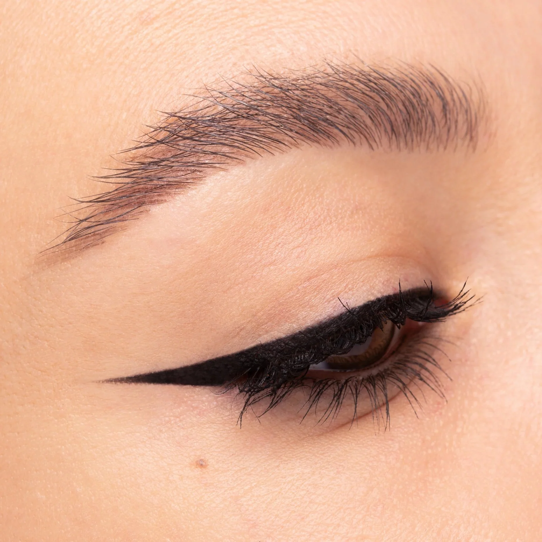 Cupid's Arrow Longwear Stylo - ceruzka na oči, očná linka, krémové očné tiene
