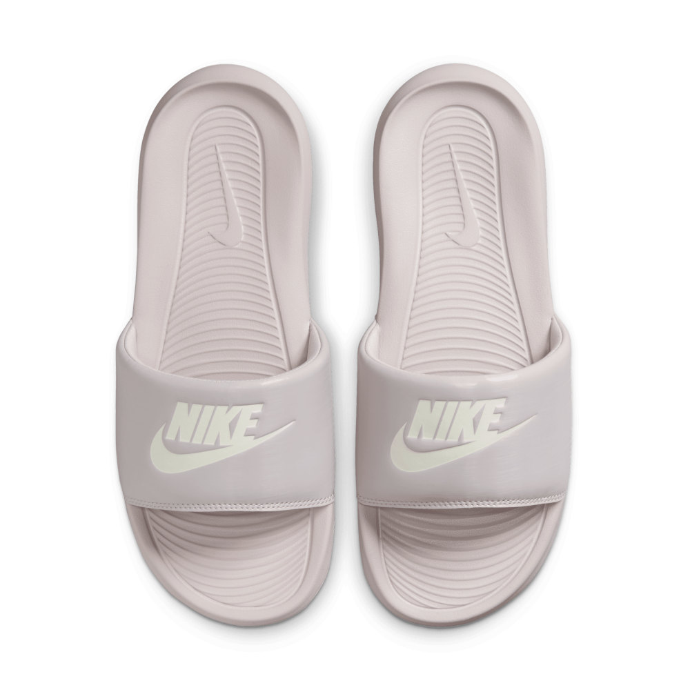 Nike Victori One CN9677-008 / lila