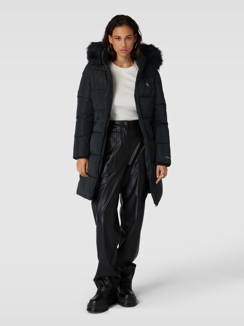 Steppmantel mit Label-Print in black