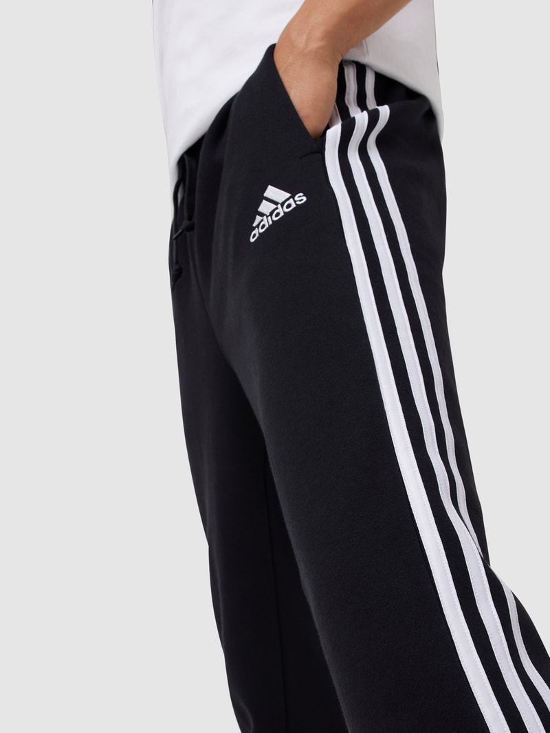 Sweatpants mit Logo-Streifen in schwarz