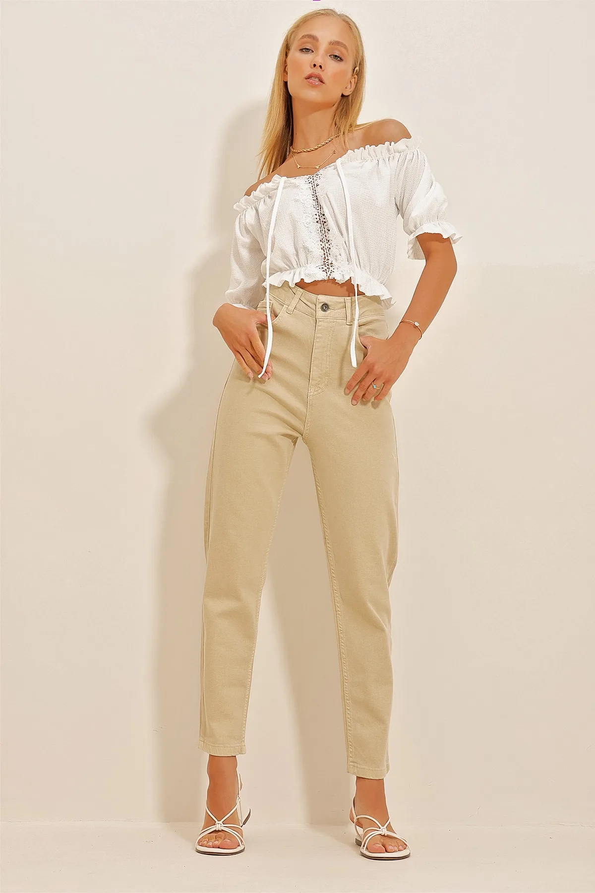 Trend Alaçatı Stili  Sandbeige Damenhose mit hoher Taille ALC-X6255