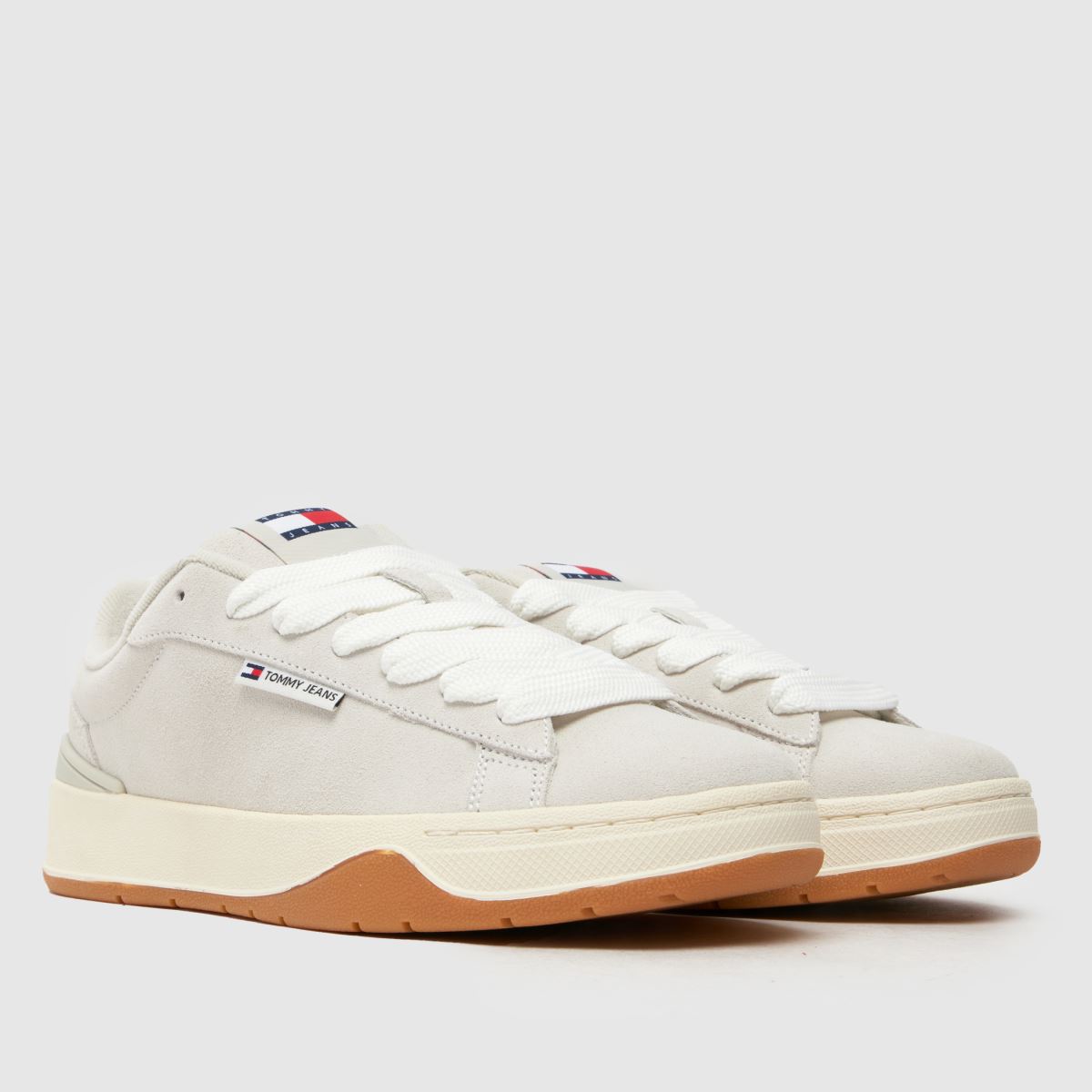 Tommy Jeans – Ljusgrå sneakers med snörning