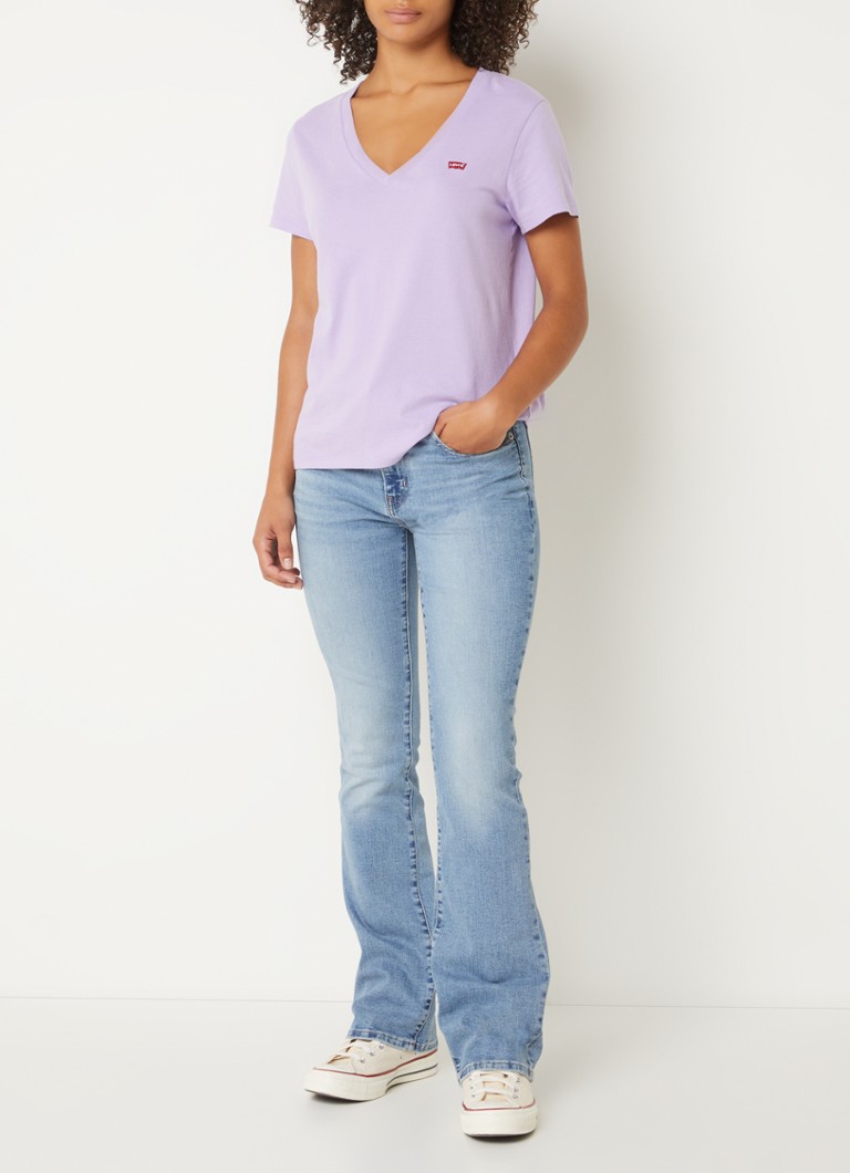 Jeans Levi's 725 a vita alta, modello bootcut, lavaggio medio.