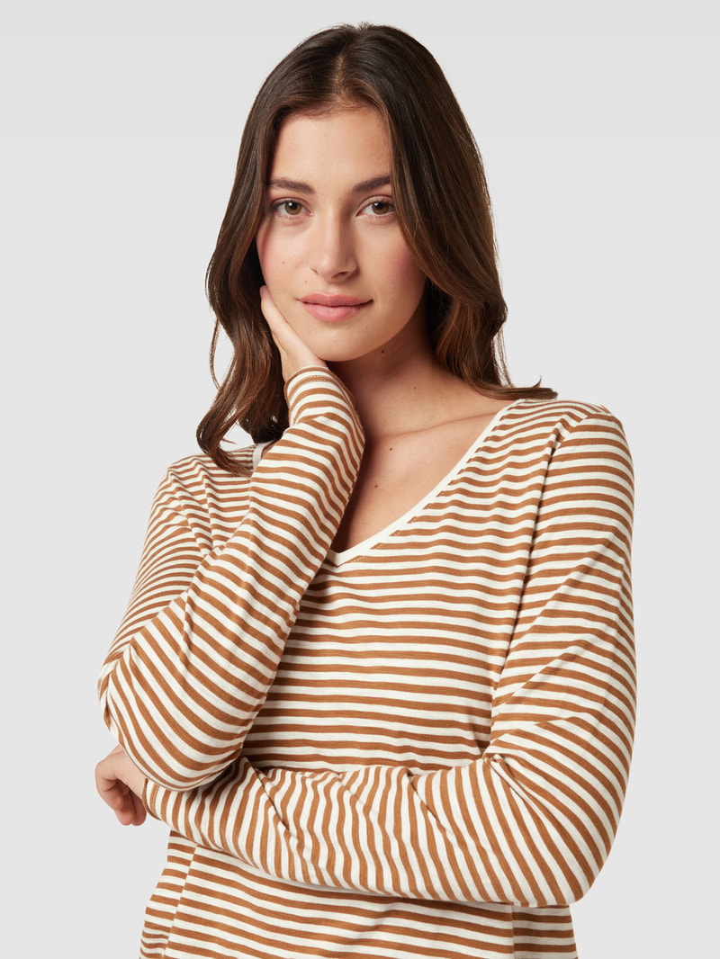 Longsleeve mit V-Ausschnitt in camel