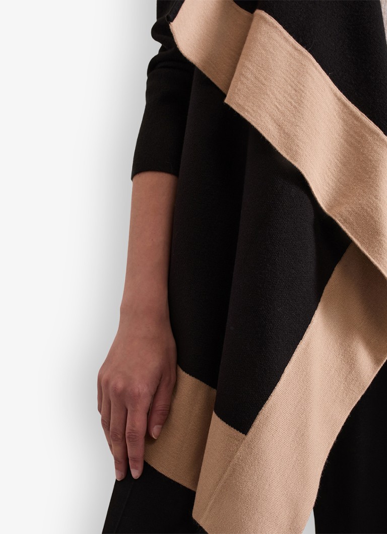 Cardigan Phase Eight Rae din amestec fin de lână, cu curea legată.