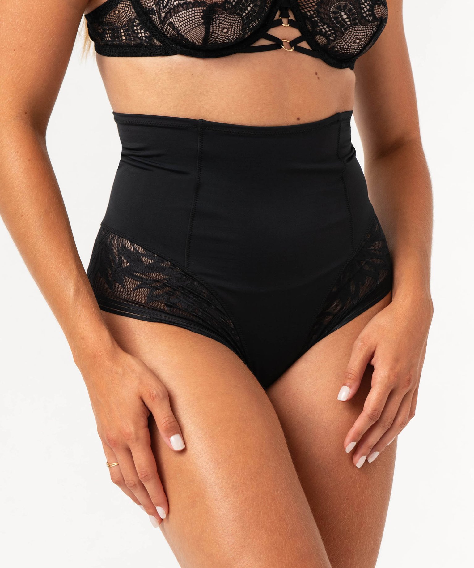 Culotte femme taille haute gainante en dentelle et microfibre noir | GEMO