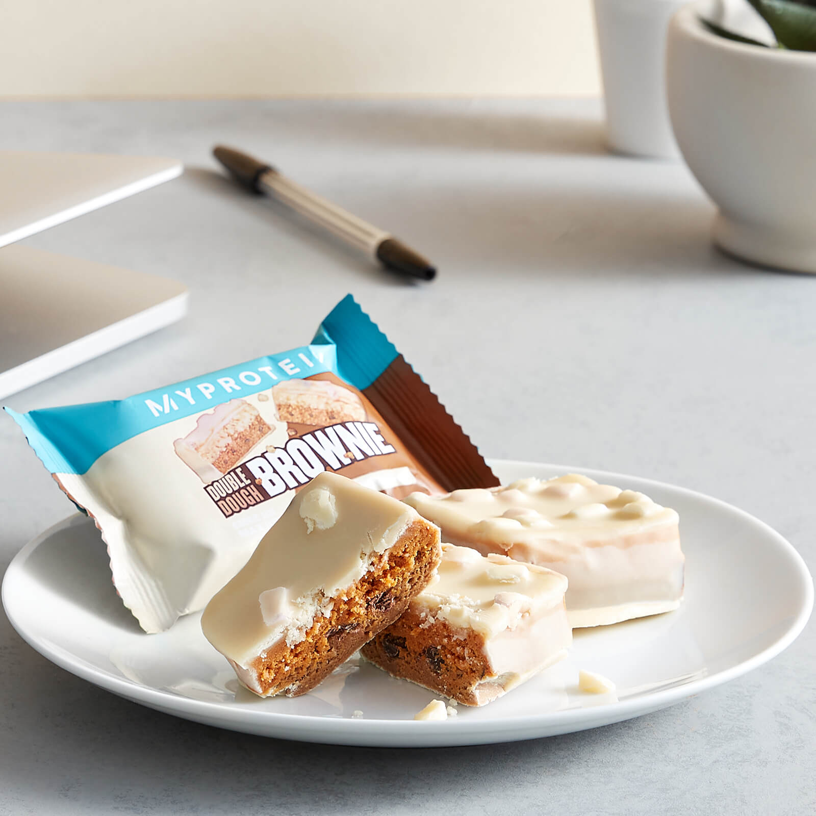 Double Dough Brownie, White Chocolate and Marshmallow, 12 x 60g