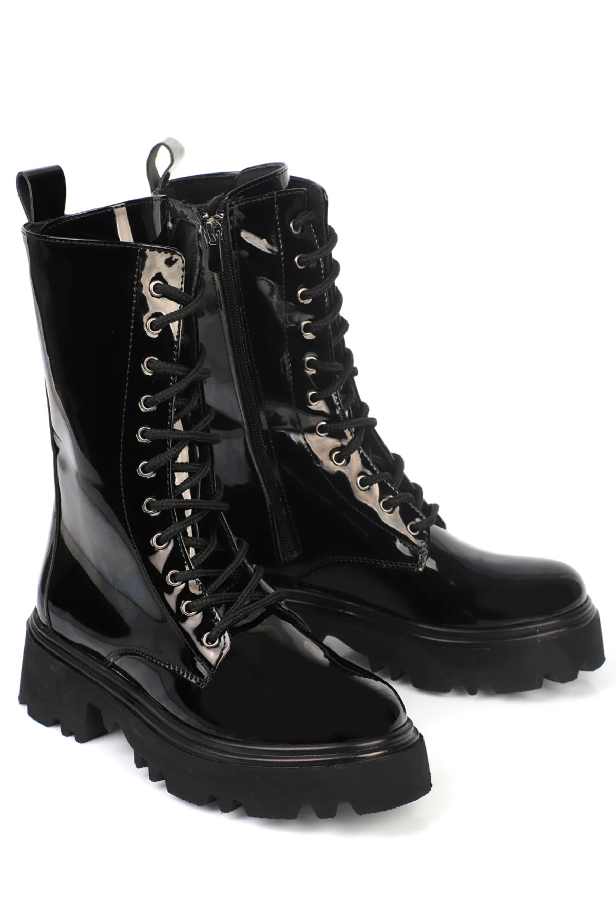 Capone Outfitters  Damenstiefel mit runder Zehenpartie und seitlichem Reißverschluss zum Schnüren mit Trak-Sohle