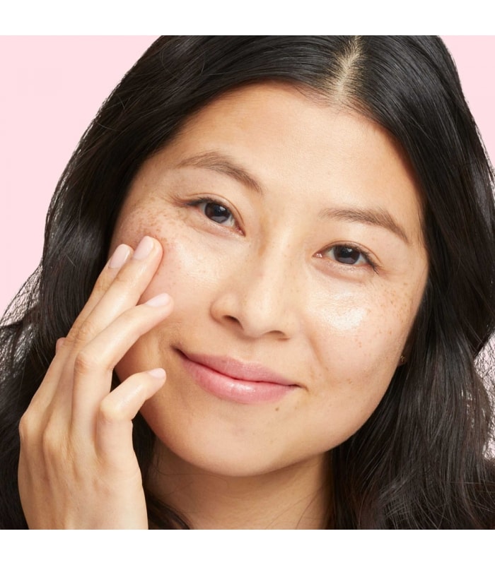 IT COSMETICS-HELLO RESULTS GOMMAGE-Votre gommage glycolique effet peau de bébé pour un usage quotidien