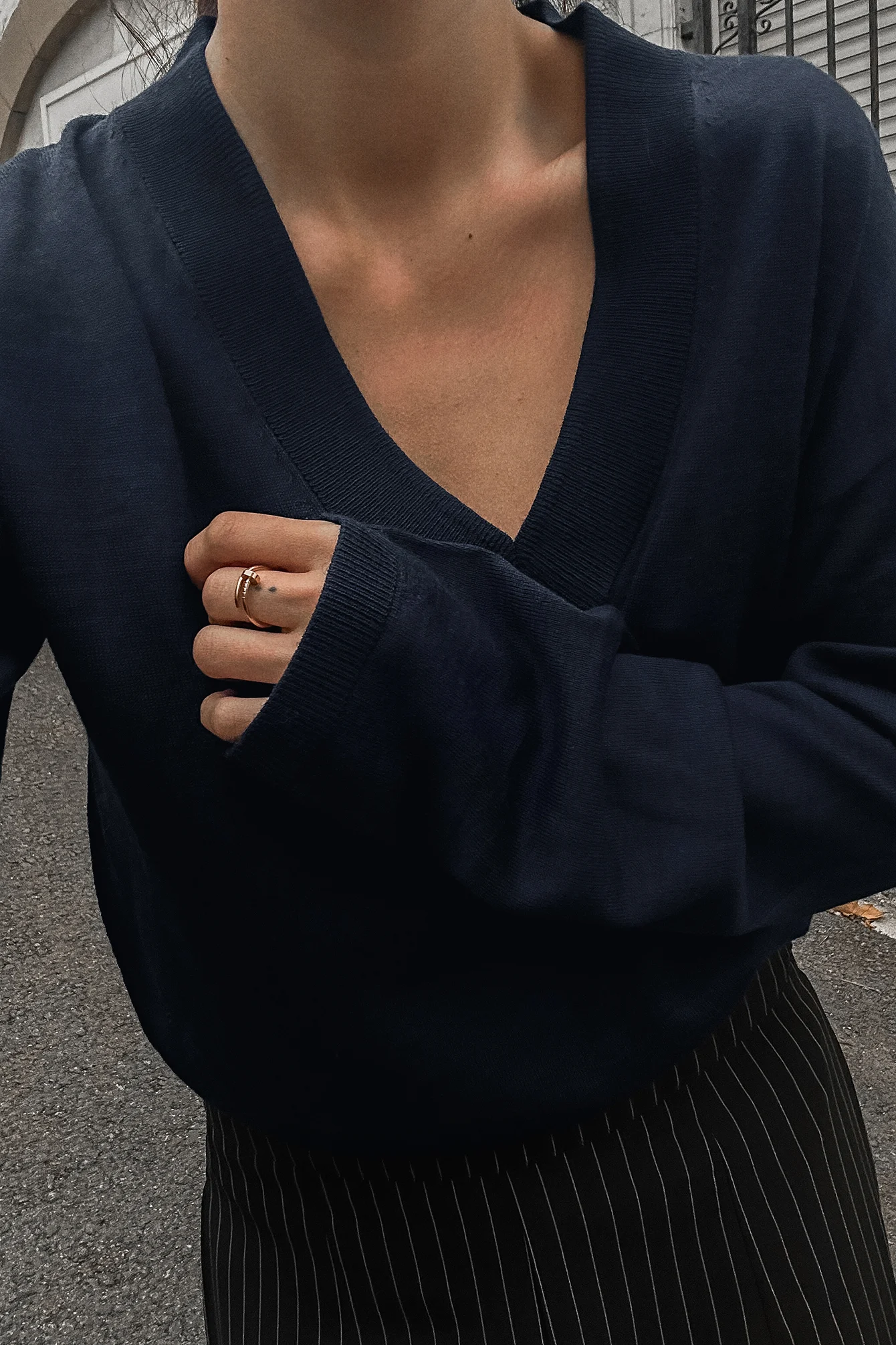 Oversize-Strickpullover mit V-Ausschnitt aus Wollmischung