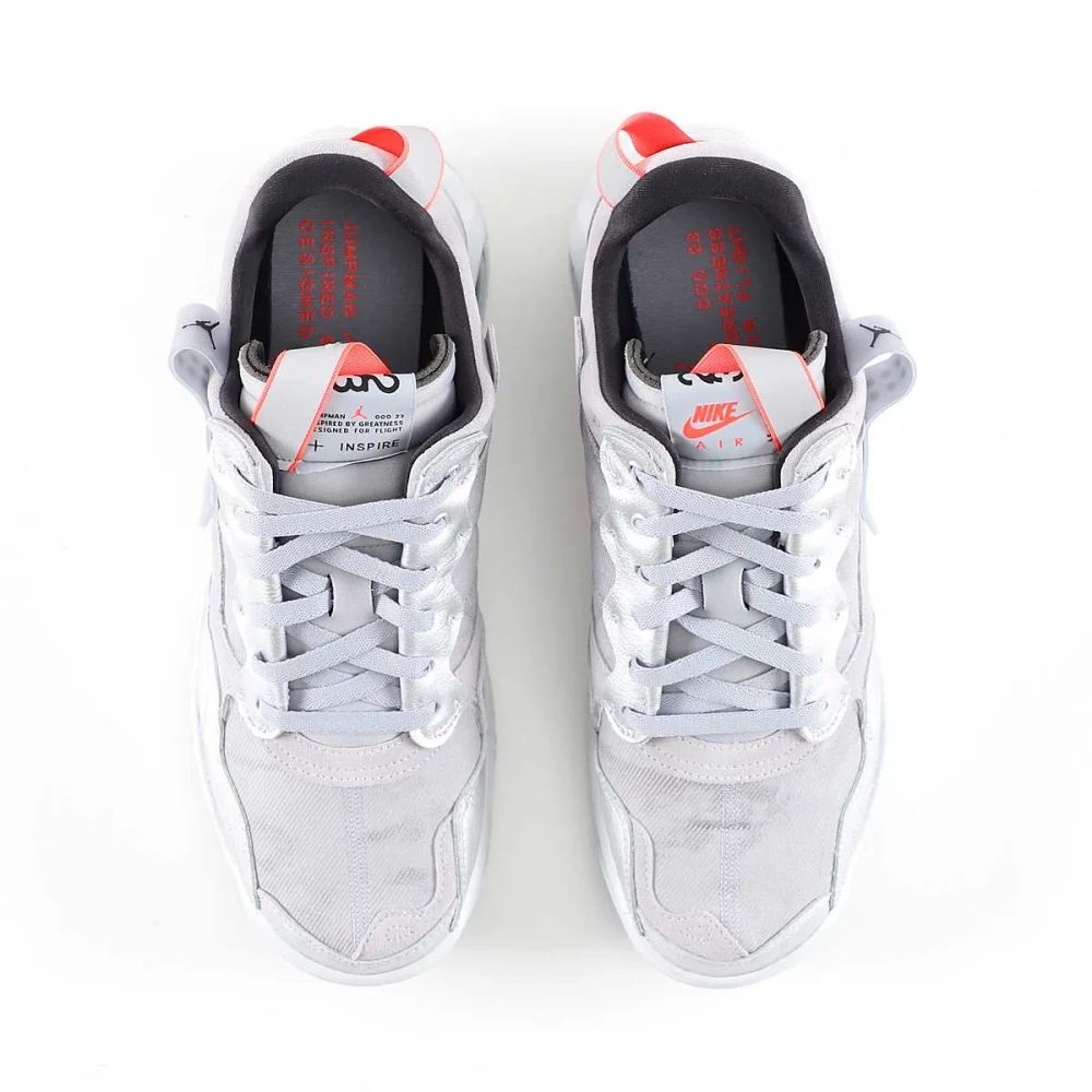 NIKE JORDAN MA2 CV8122-009 / grau