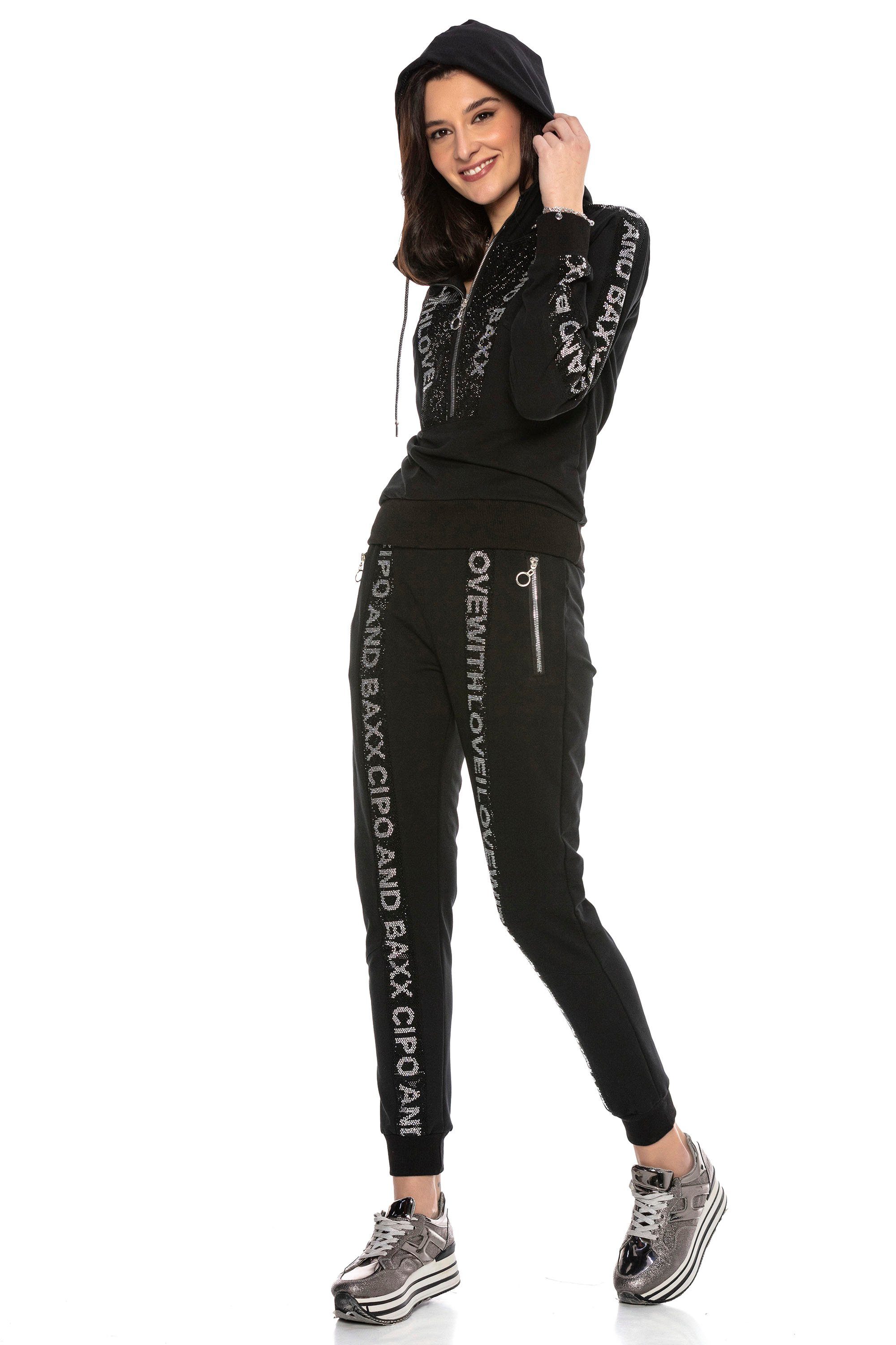 Cipo & Baxx Sportanzug, mit glitzernden Markenprints