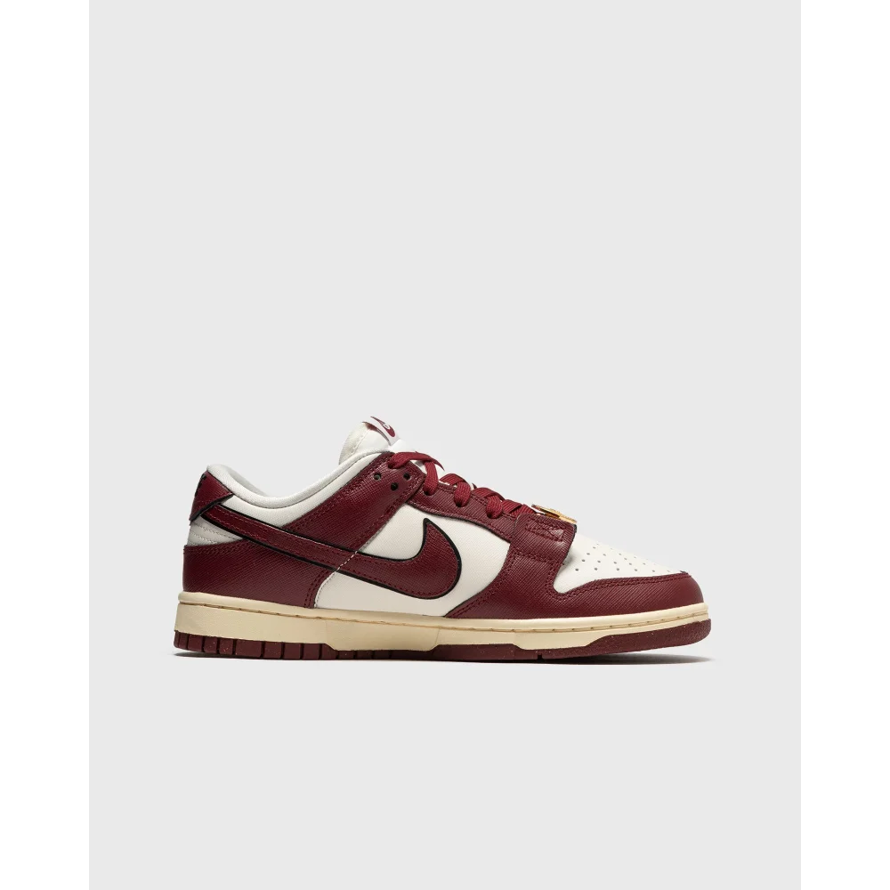 Nike Dunk Low SE DV1160-101 / rot