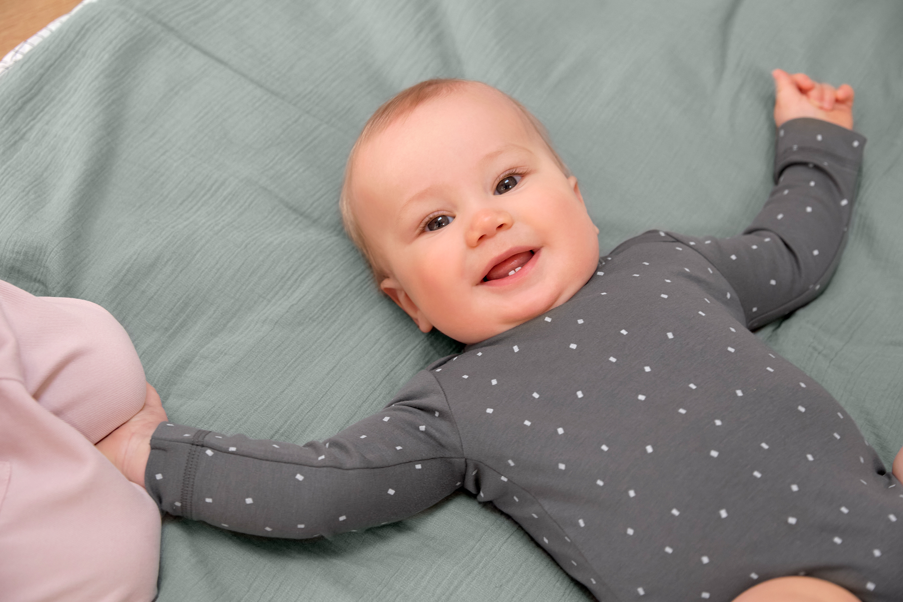 Baby Body langarm - Bio Baumwolle, Punkte, Anthrazit